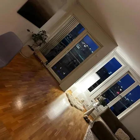 In Centre With View Of The Canal Тронхейм