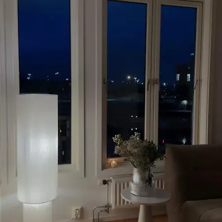 In Centre With View Of The Canal * Тронхейм